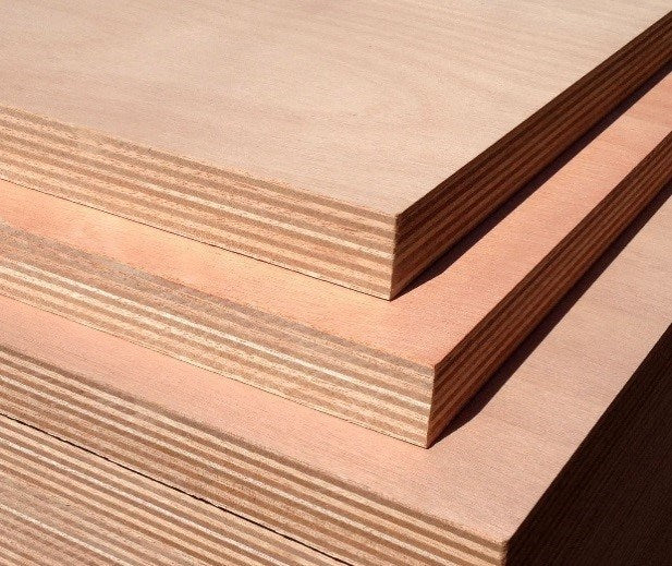 2440 x 1220 marine plywood for superior moisture resistance.
